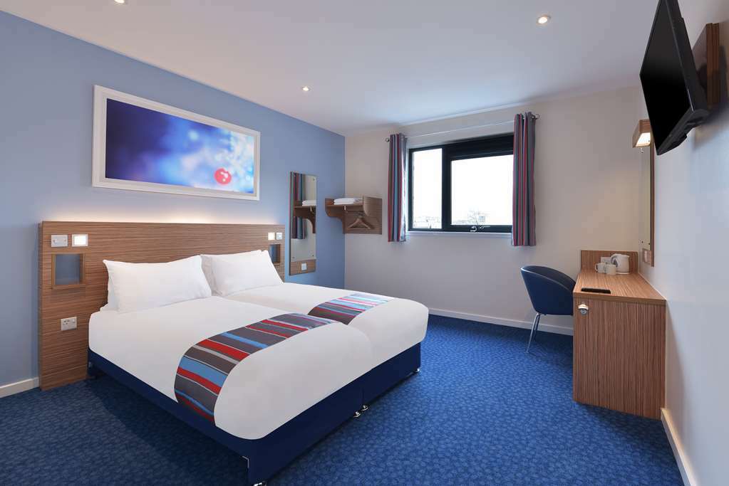 Travelodge Dundee Central Hotel Room photo