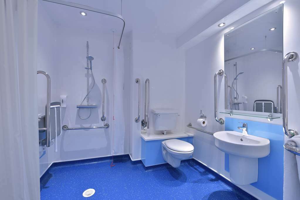 Travelodge Dundee Central Hotel Room photo